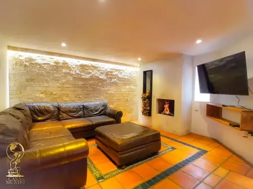 sala-una_casa_moderna_llena_de_lujos